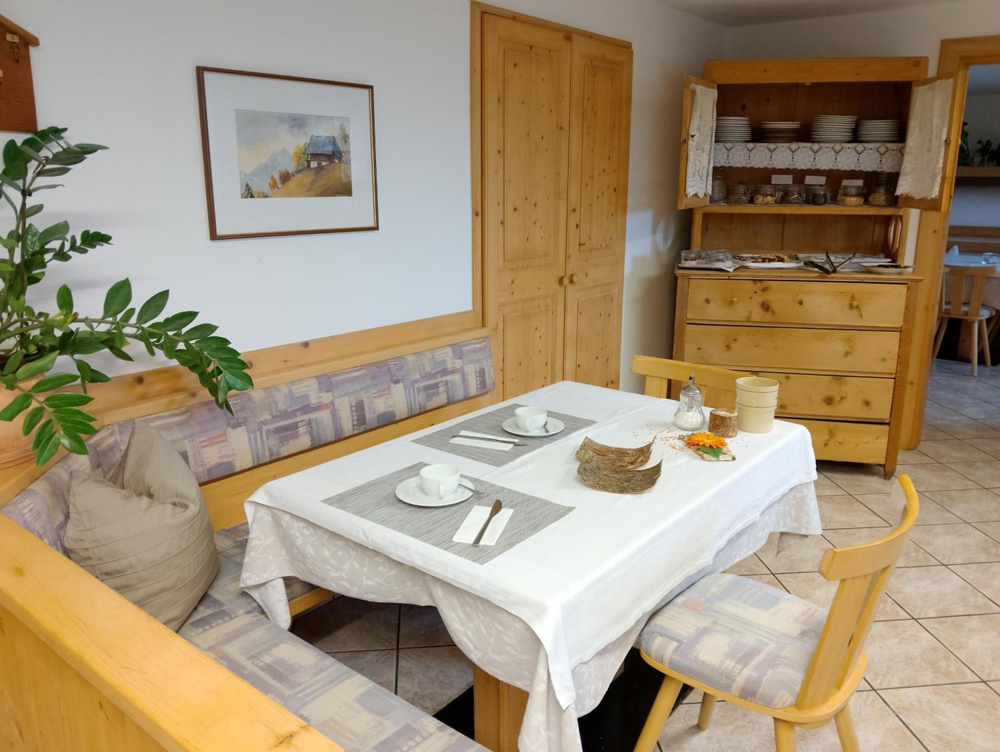 Garni Hattlerhof B&B Brunico Exteriér fotografie