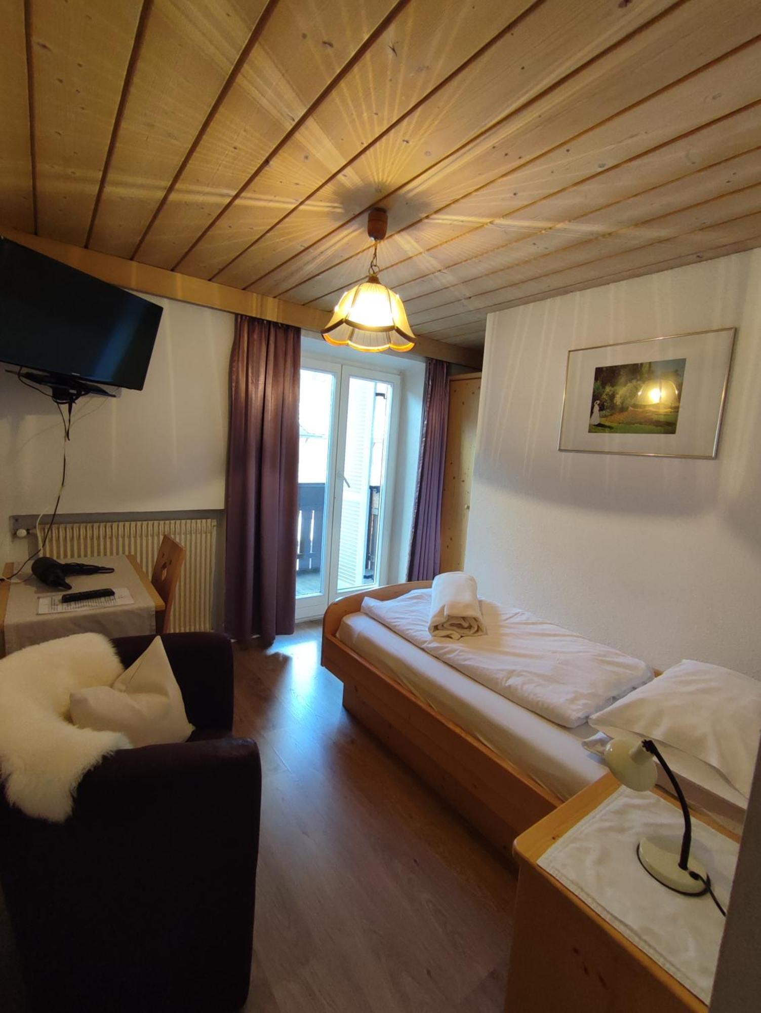 Garni Hattlerhof B&B Brunico Exteriér fotografie
