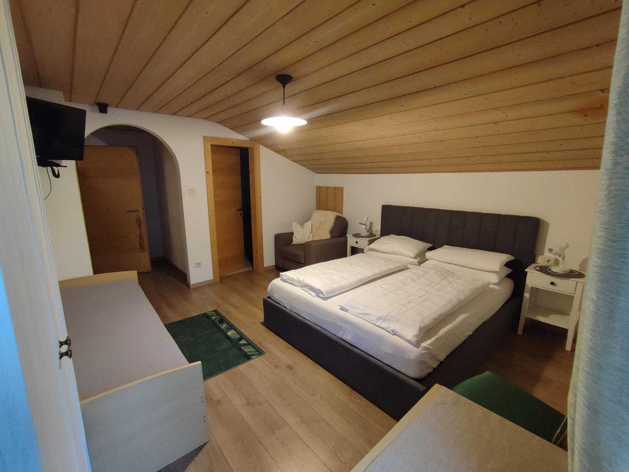 Garni Hattlerhof B&B Brunico Exteriér fotografie