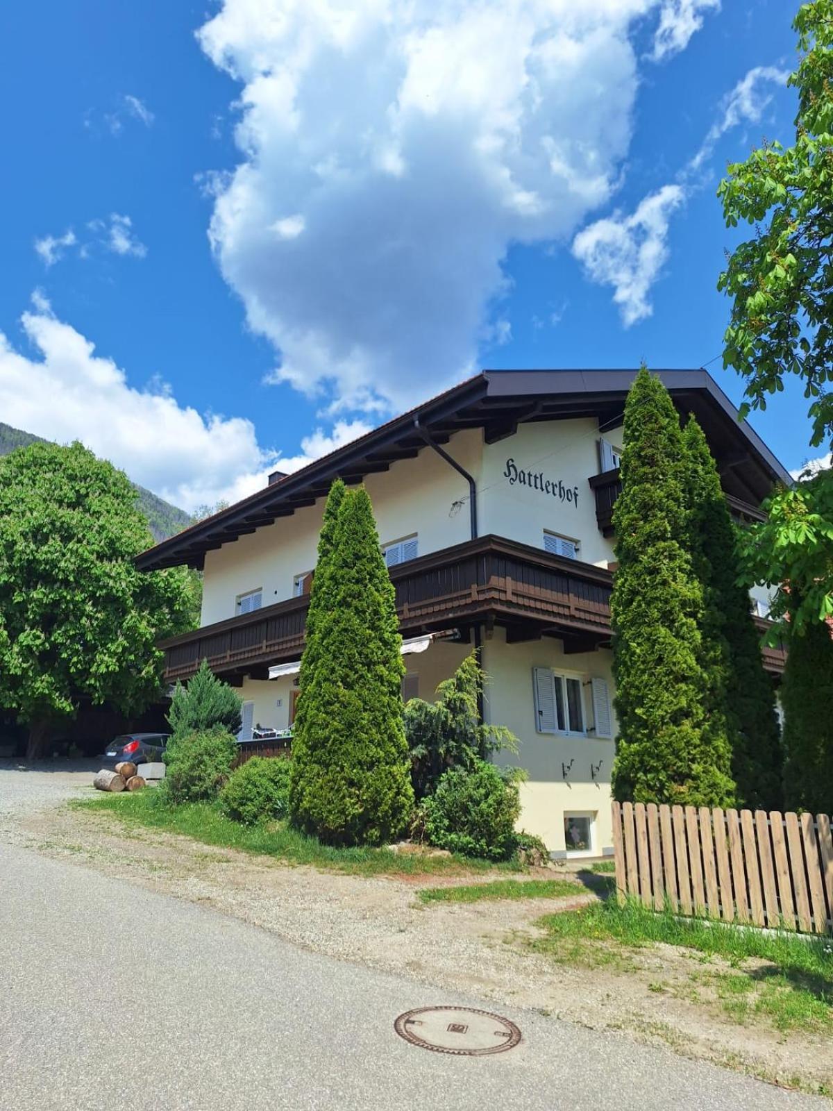 Garni Hattlerhof B&B Brunico Exteriér fotografie